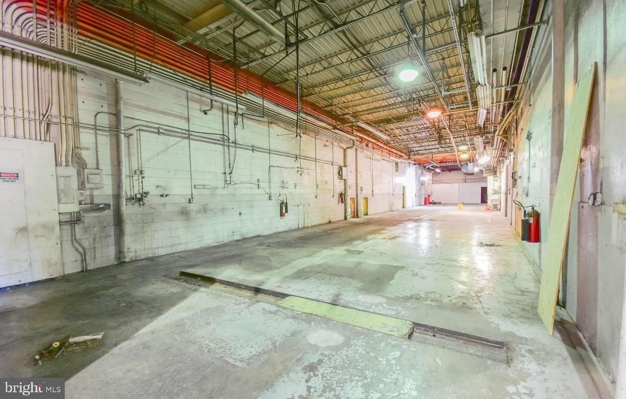 215 S COLLEGE Street unit: Warehouse #1 - Photo 4 of 11