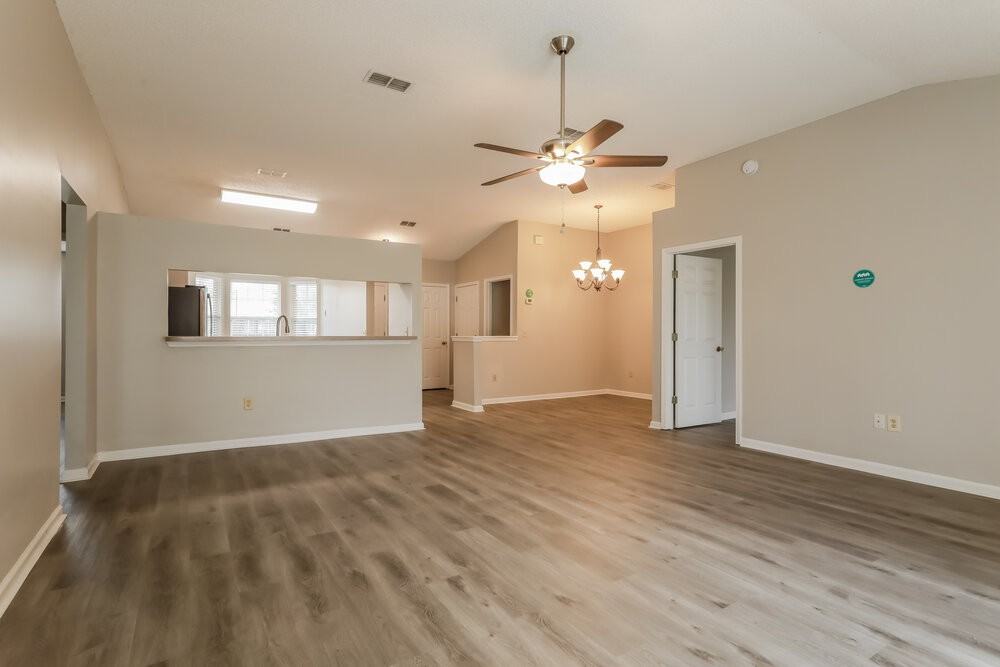 3402 Westfield Dr - Photo 5 of 15