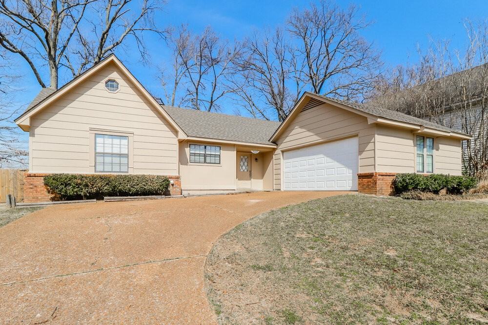 5642 Crievewood Dr - Photo 3 of 16