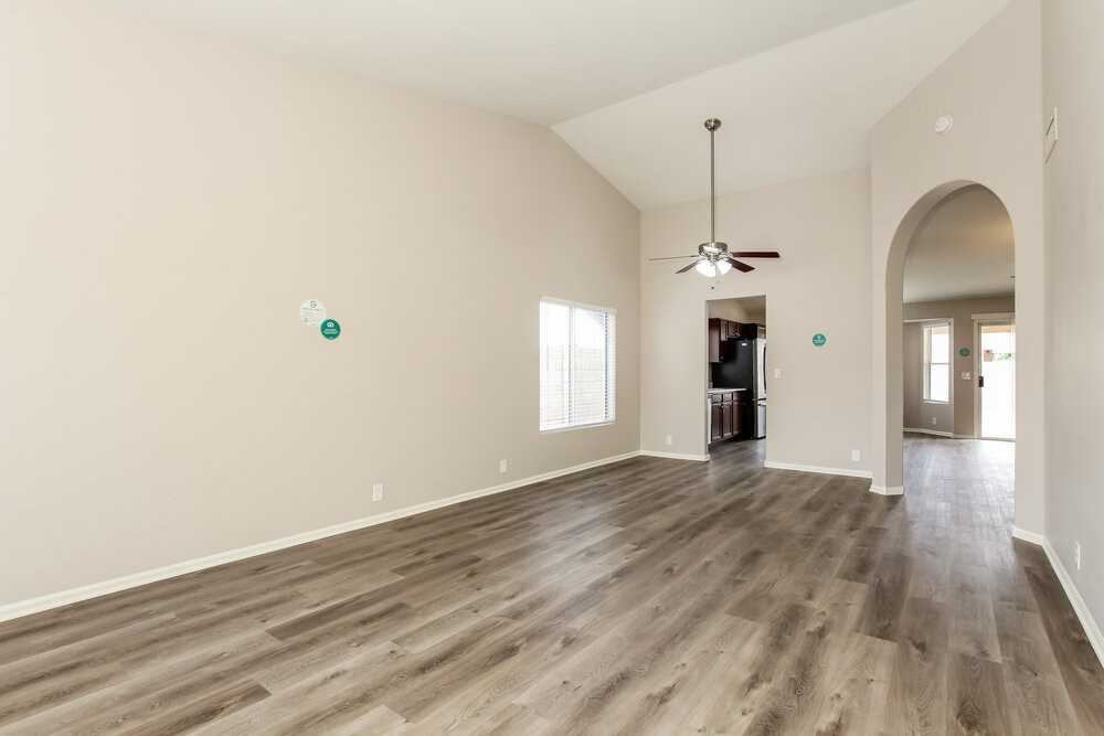 10249 W Orange Dr - Photo 3 of 16
