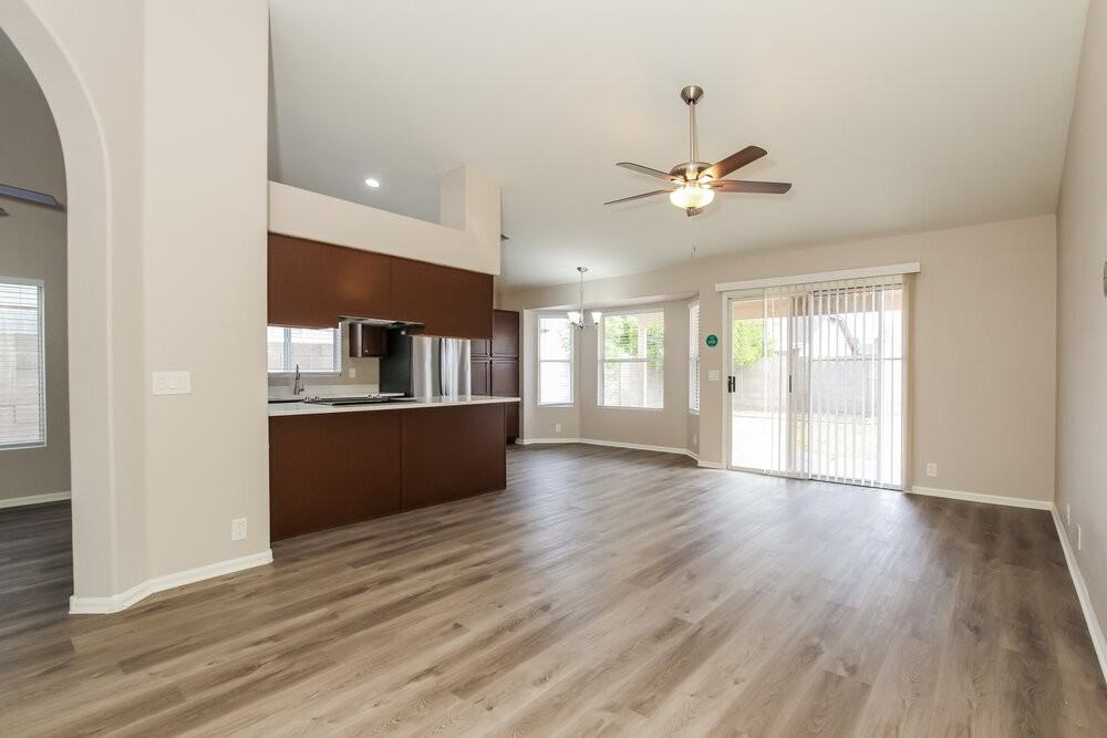 10249 W Orange Dr - Photo 6 of 16