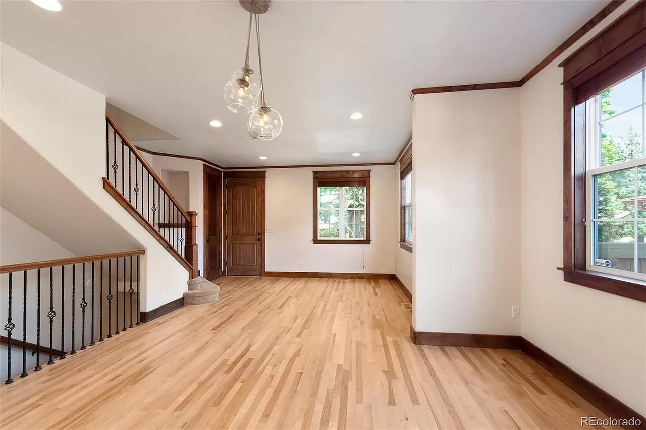 884 S Emerson St - Photo 4 of 28