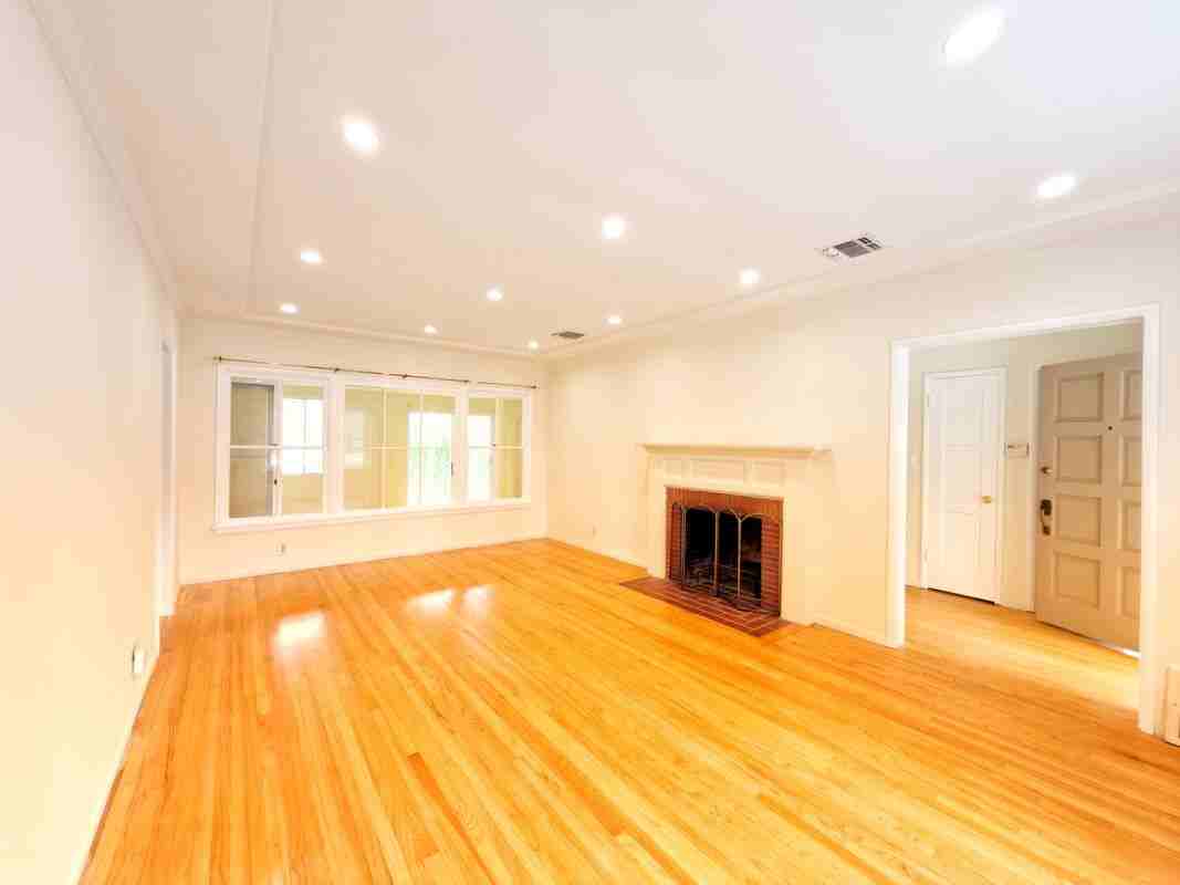 1470 Del Mar Ave - Photo 2 of 12