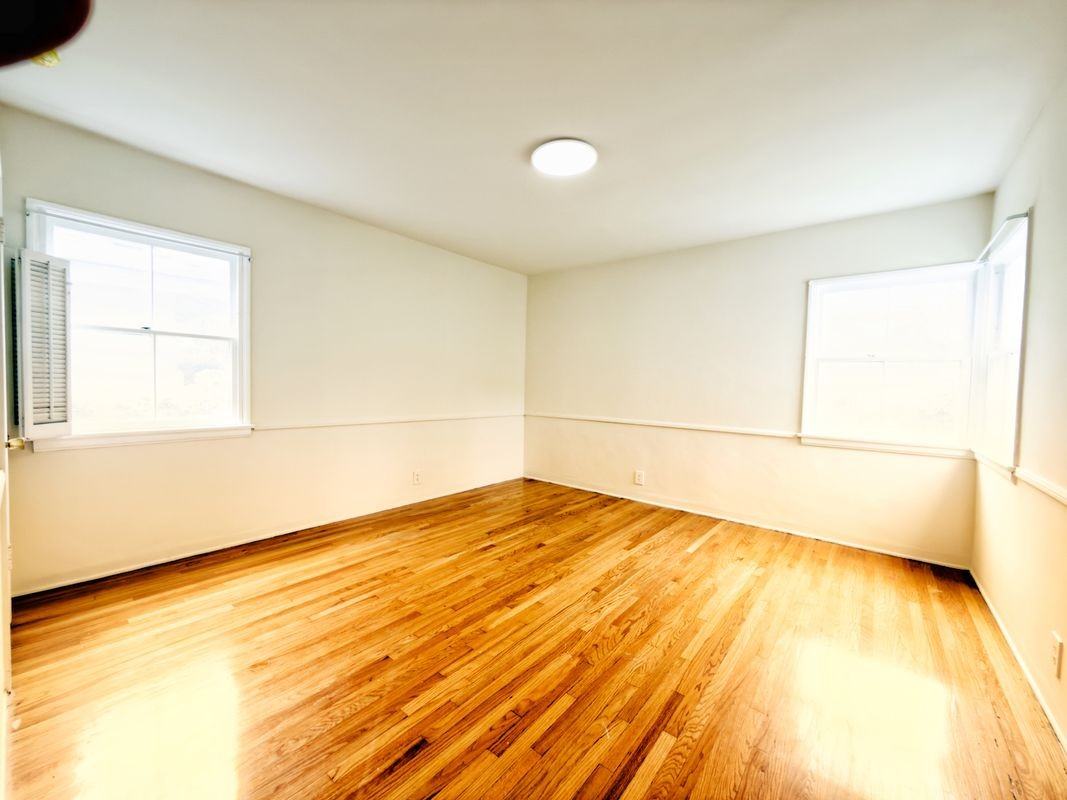 1470 Del Mar Ave - Photo 3 of 12