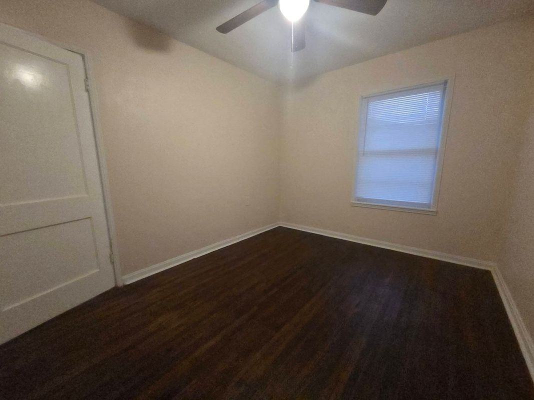 1204 W Lee Ave - Photo 2 of 28