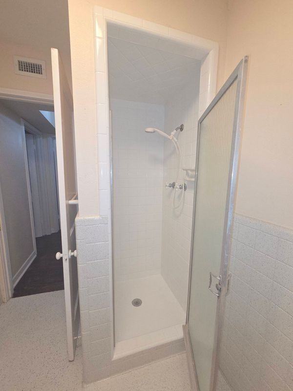 1204 W Lee Ave - Photo 7 of 28