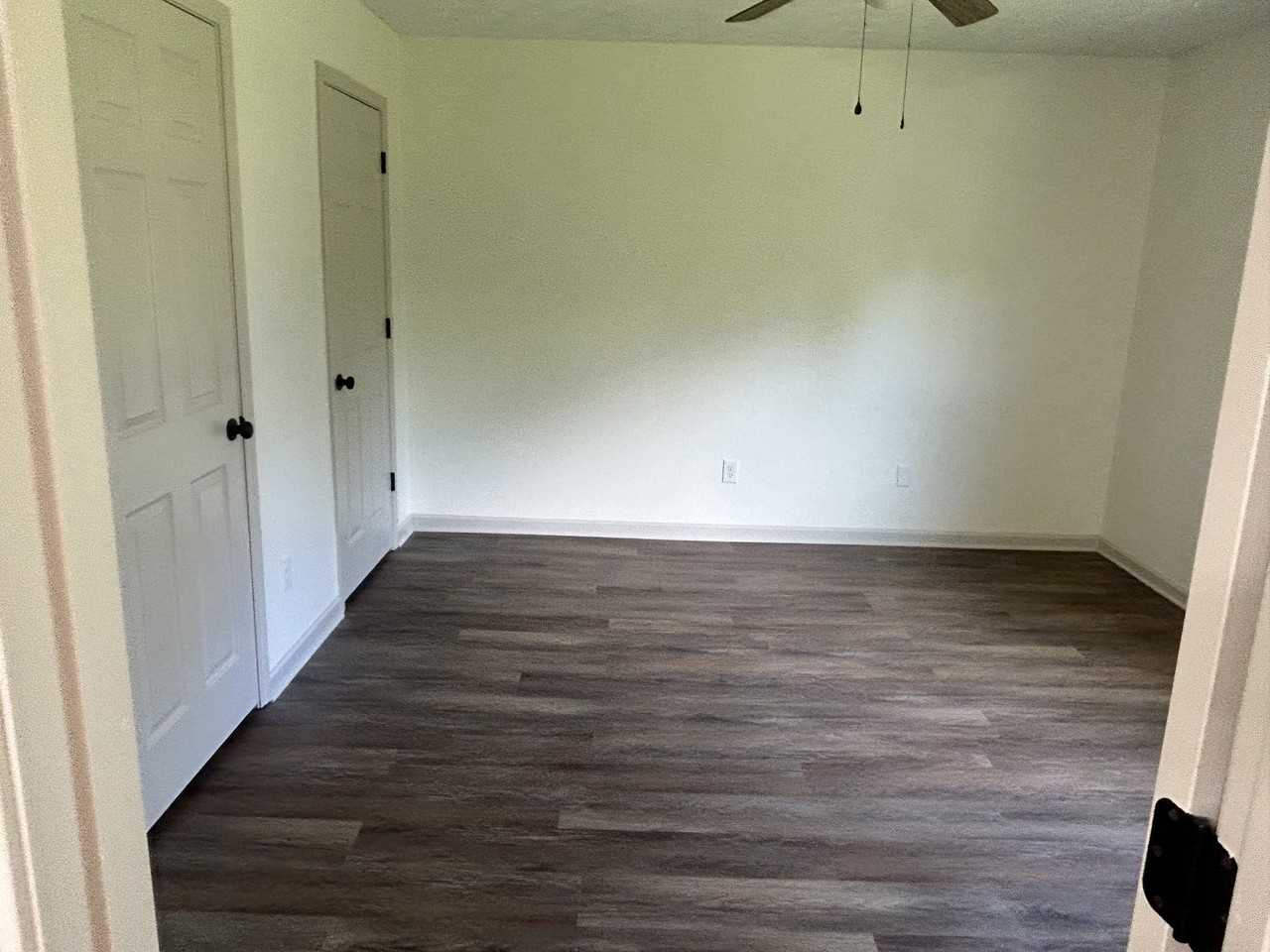 142 Hawthorne Dr - Photo 5 of 12