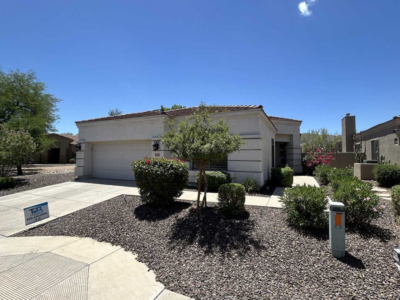 2041 E Fawn Dr - Photo 2 of 50