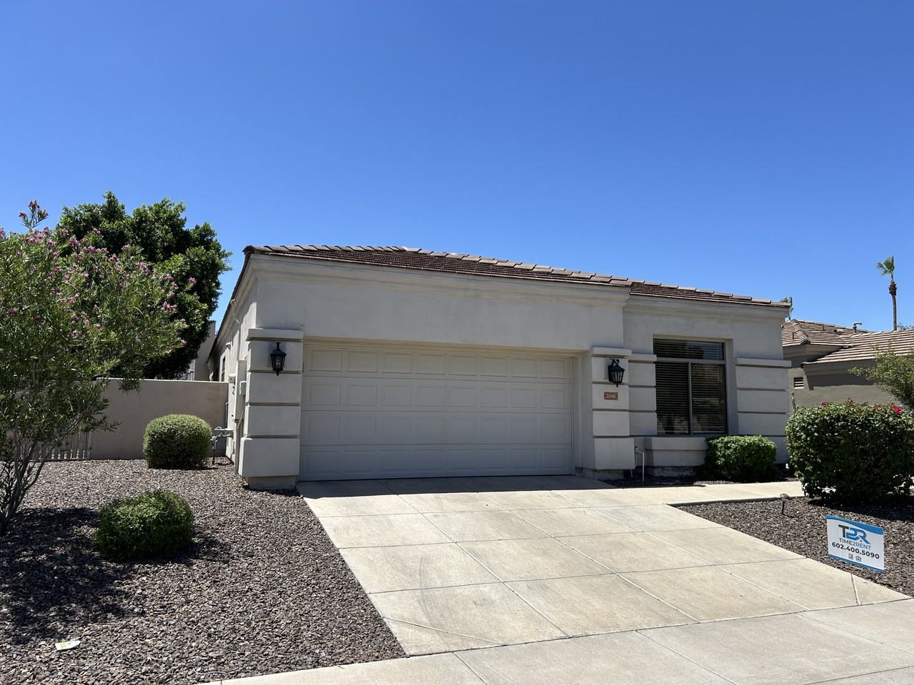2041 E Fawn Dr - Photo 4 of 50