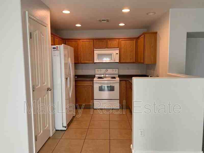5809 E Hampton Ave - Photo 2 of 18