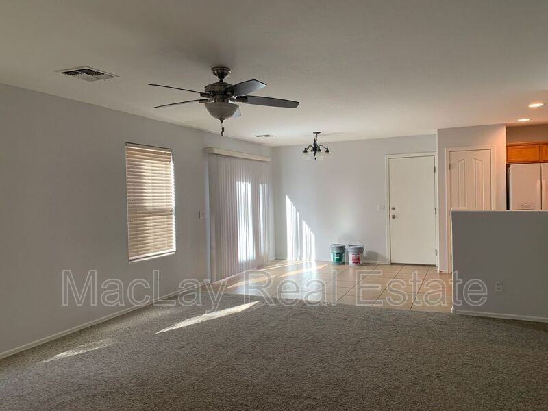 5809 E Hampton Ave - Photo 4 of 18