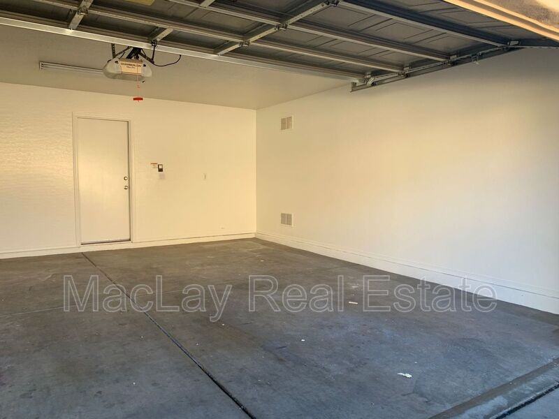 5809 E Hampton Ave - Photo 4 of 21