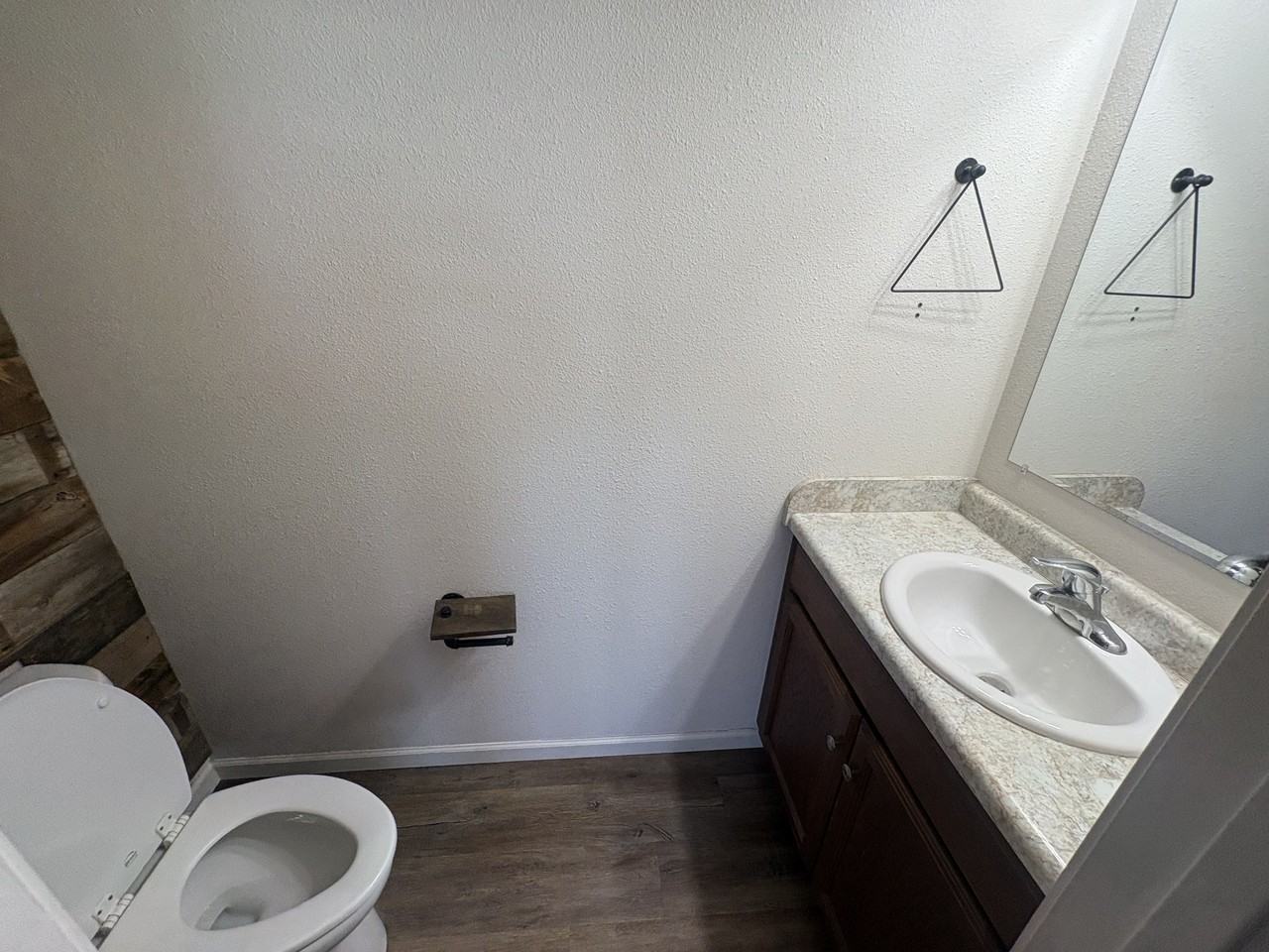 3209 11th Ave Ne - Photo 7 of 11