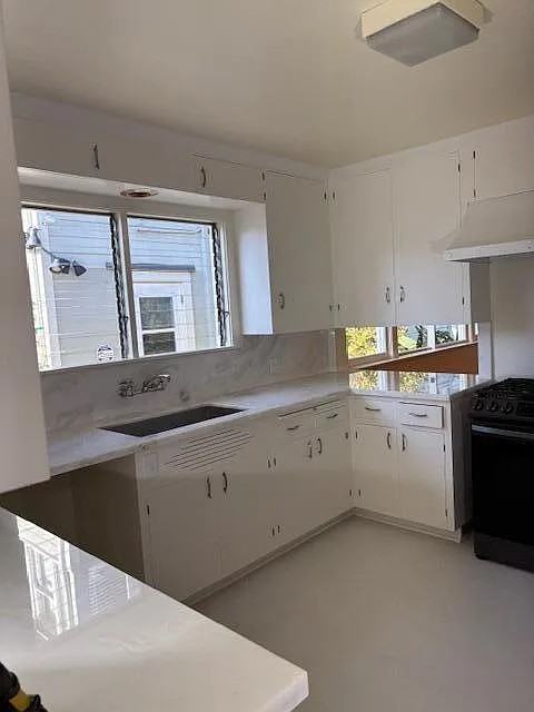 1119 Bath St - Photo 3 of 9