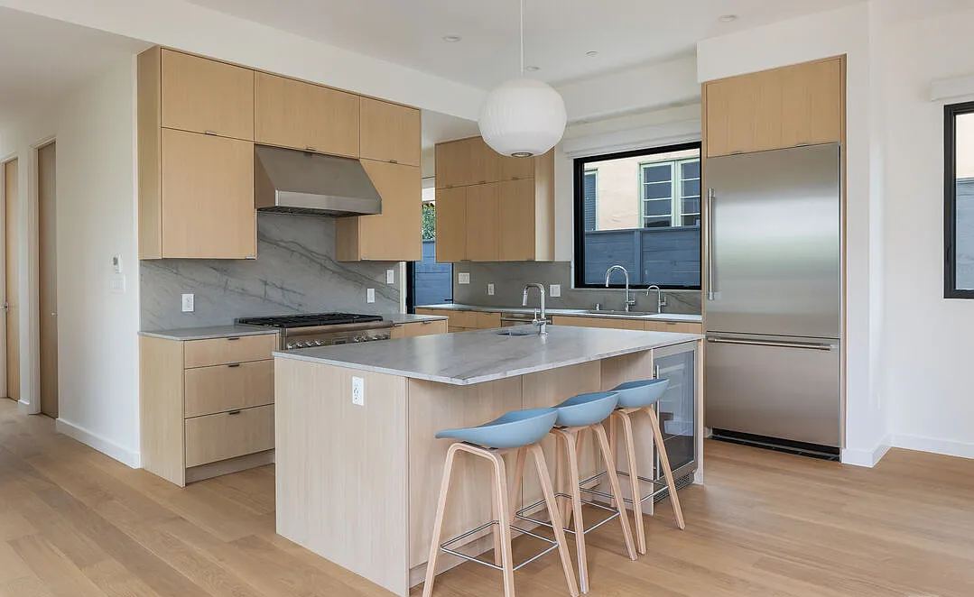 1257 25th St - Photo 3 of 9
