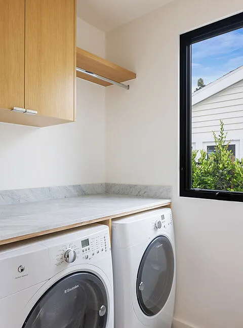 1257 25th St - Photo 6 of 9