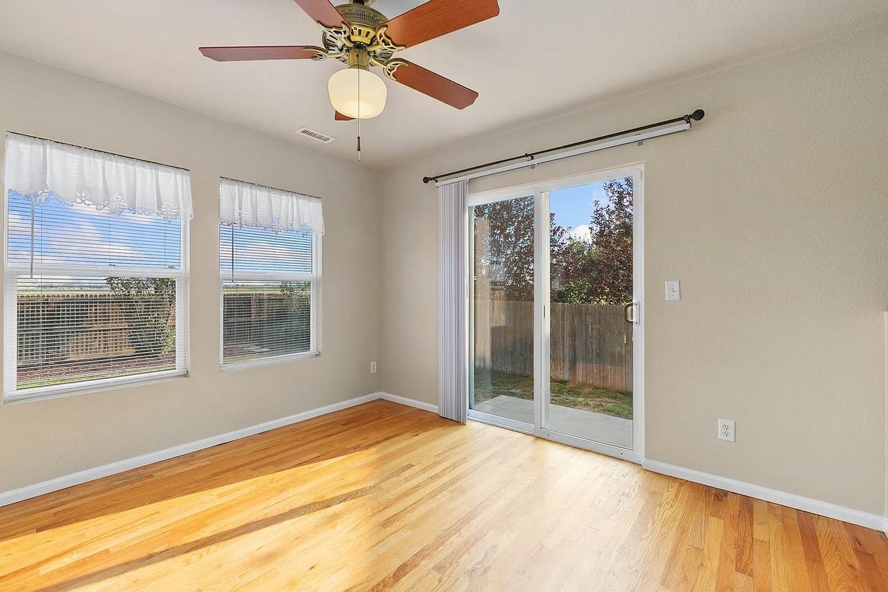 3826 Celtic Ln - Photo 3 of 9