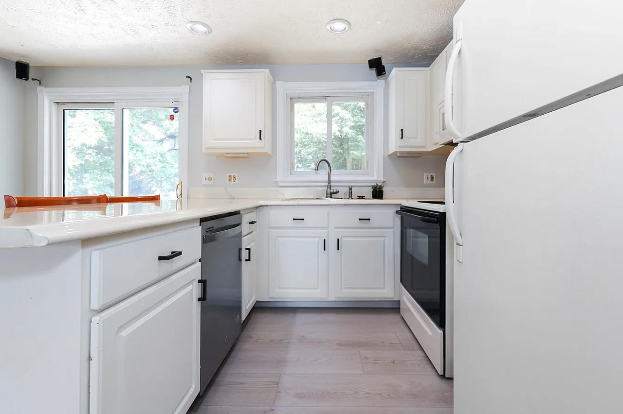 157 Searles Rd - Photo 4 of 9