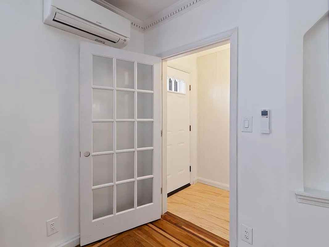 6286 Dry Harbor Rd - Photo 2 of 9