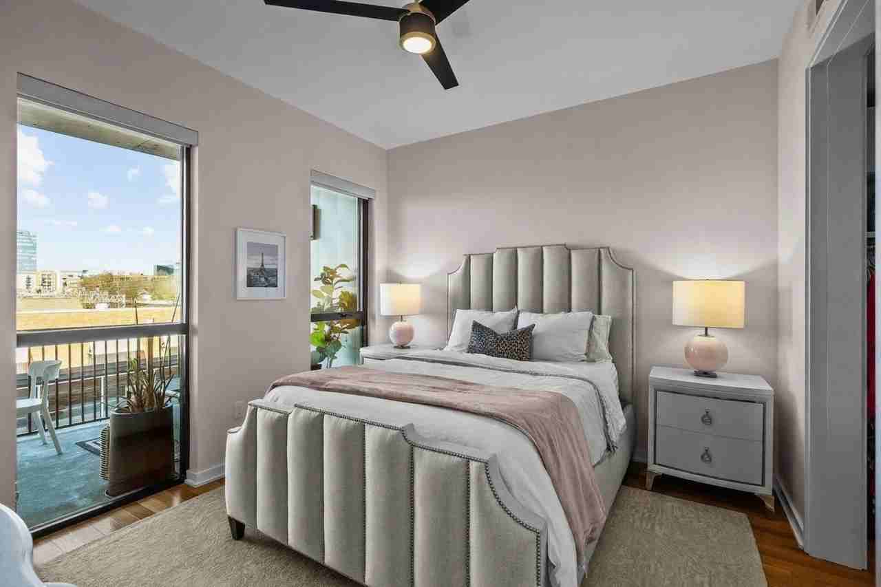 523 S West St - Photo 7 of 11