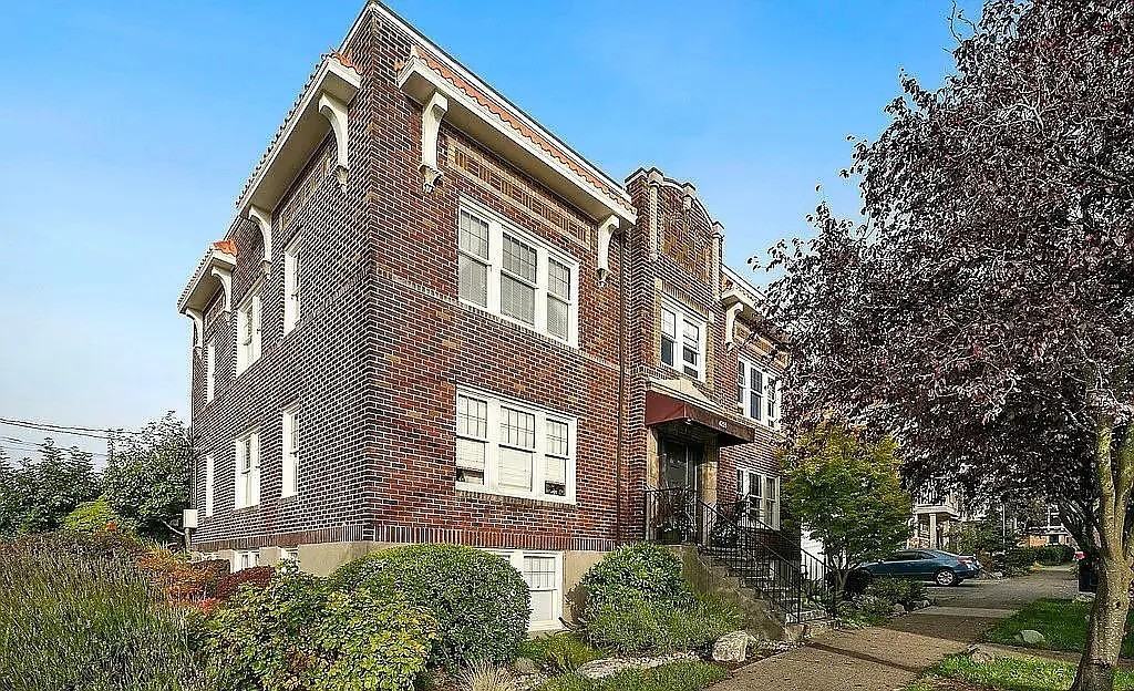 4255 Linden Ave N - Photo 2 of 13