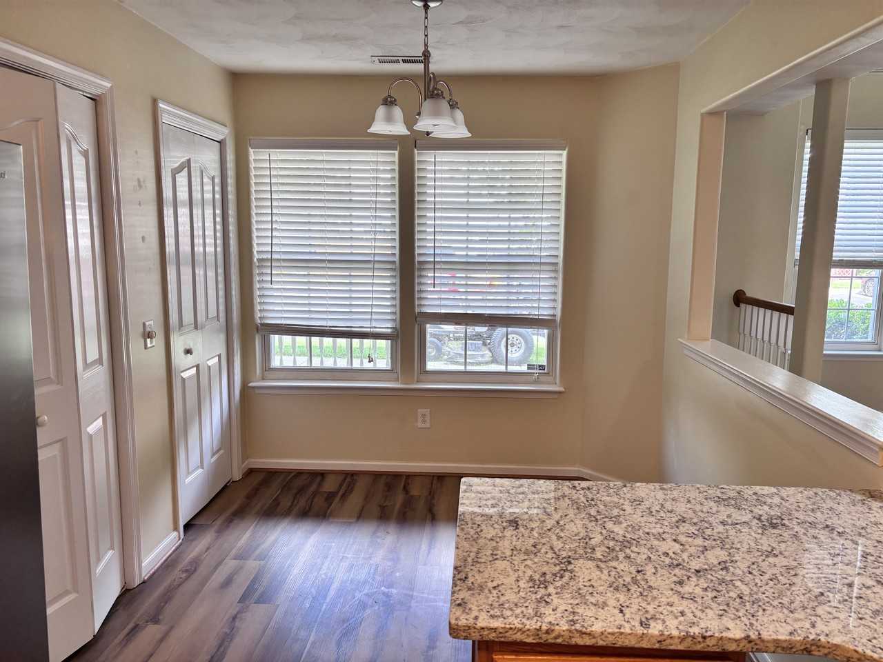 100 White Cedar Ln - Photo 4 of 30