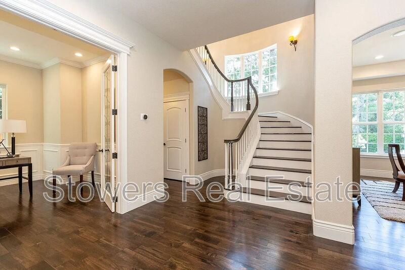 705 Moraga Rd - Photo 6 of 34