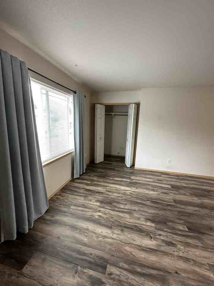5705 Graham Ave #B - Photo 5 of 12