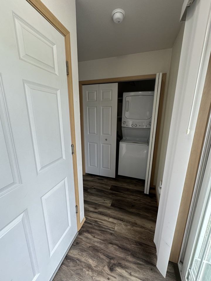 5705 Graham Ave #B - Photo 7 of 12