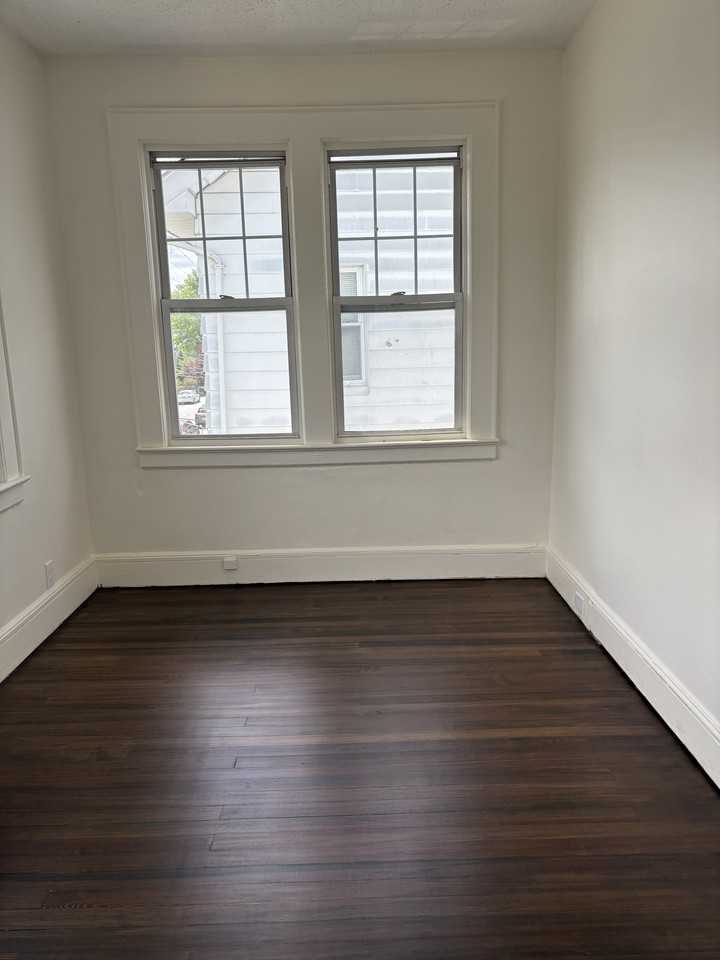 93 N 13th St #2ndFL - Photo 3 of 4