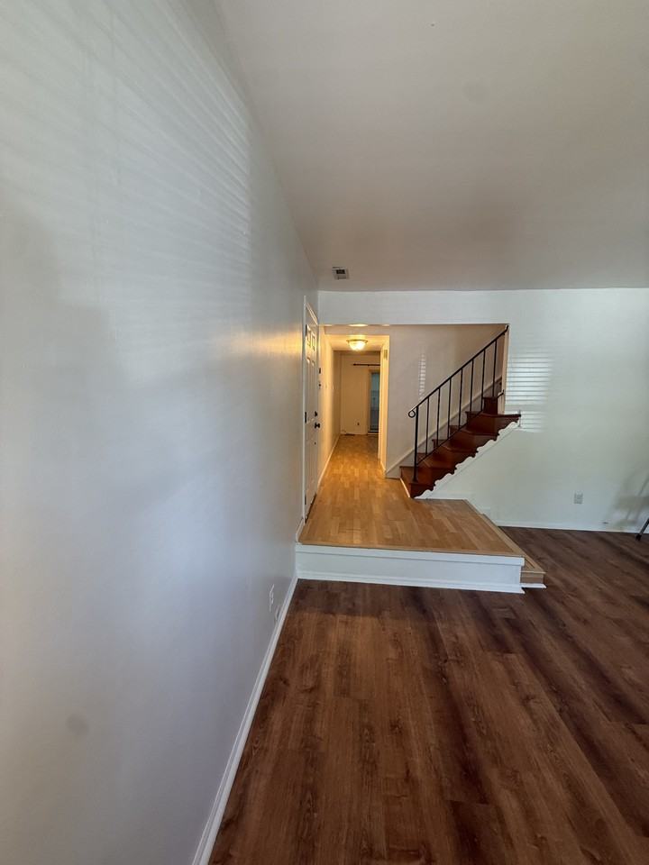 19 Fawnhollow Ct #1 - Photo 7 of 22