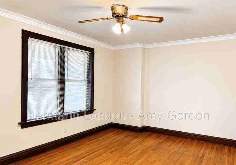 5046 Winona Ave #B - Photo 5 of 18