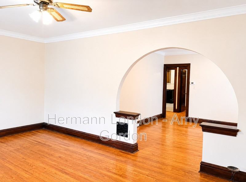 5046 Winona Ave #B - Photo 7 of 18