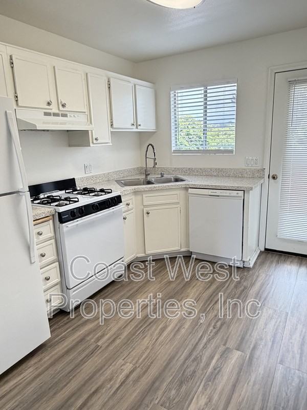 485 Chestnut Ave - Photo 4 of 16