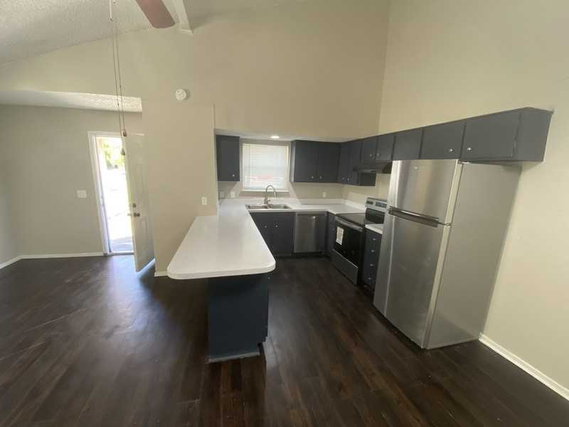 4811 Houghton Ave - Photo 3 of 14