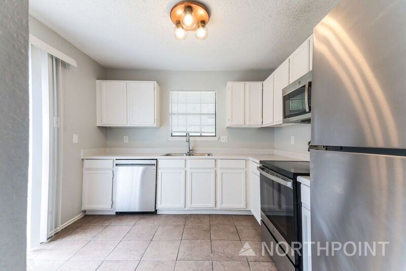 2708 Briarbank Cir - Photo 7 of 17