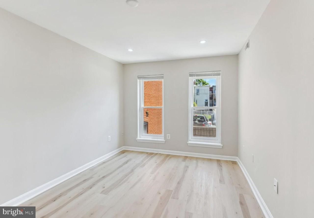327 8th St Ne #3 - Photo 2 of 12