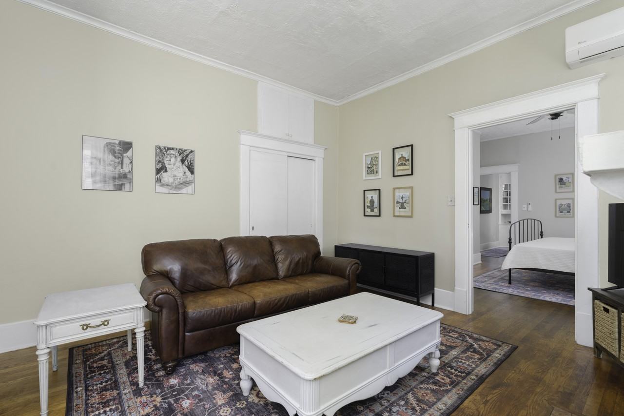 2040 Saint Charles Ave - Photo 6 of 29