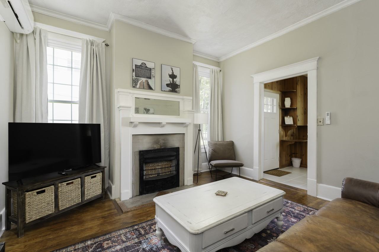 2040 Saint Charles Ave - Photo 7 of 29