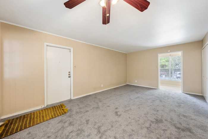 6704 Dubuque Ln - Photo 3 of 20