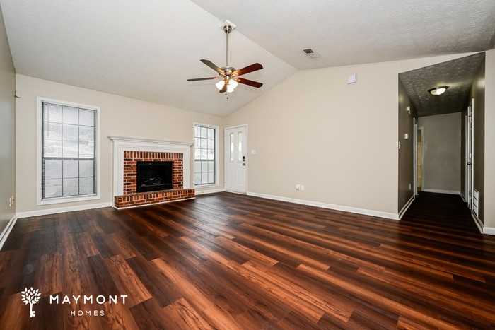 945 Sideline Ct - Photo 4 of 15