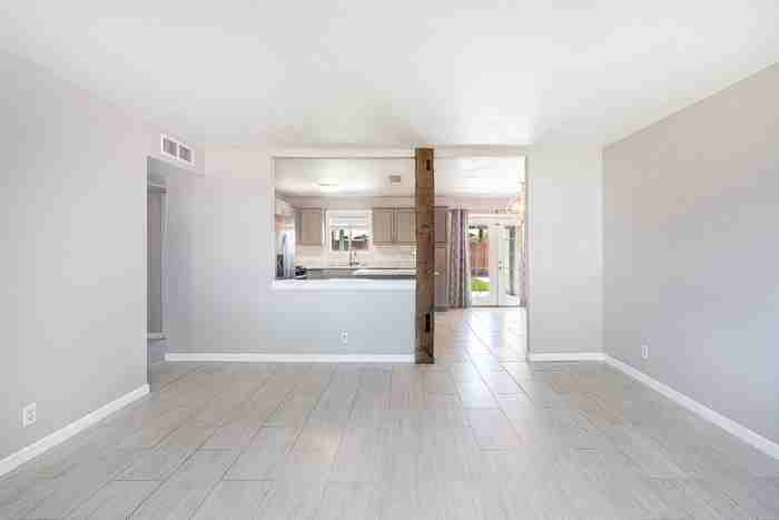 1512 S Beck Ave - Photo 7 of 25