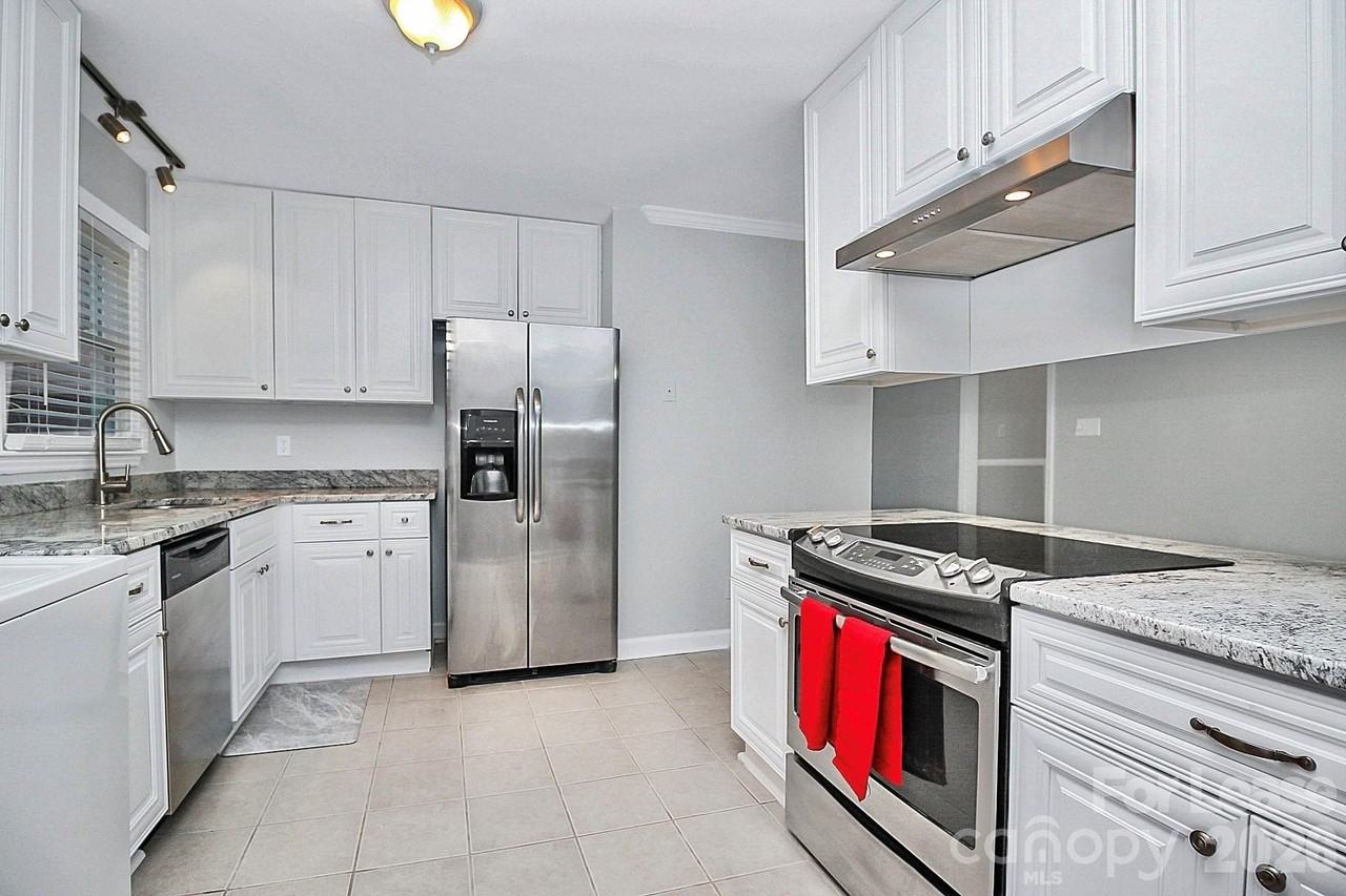 4743 Old Woods Rd - Photo 6 of 27