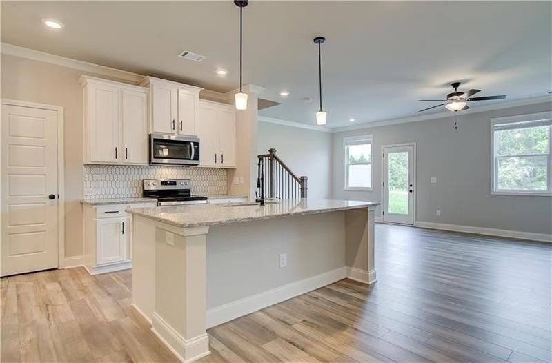 4654 Cypress Landing Way - Photo 3 of 23