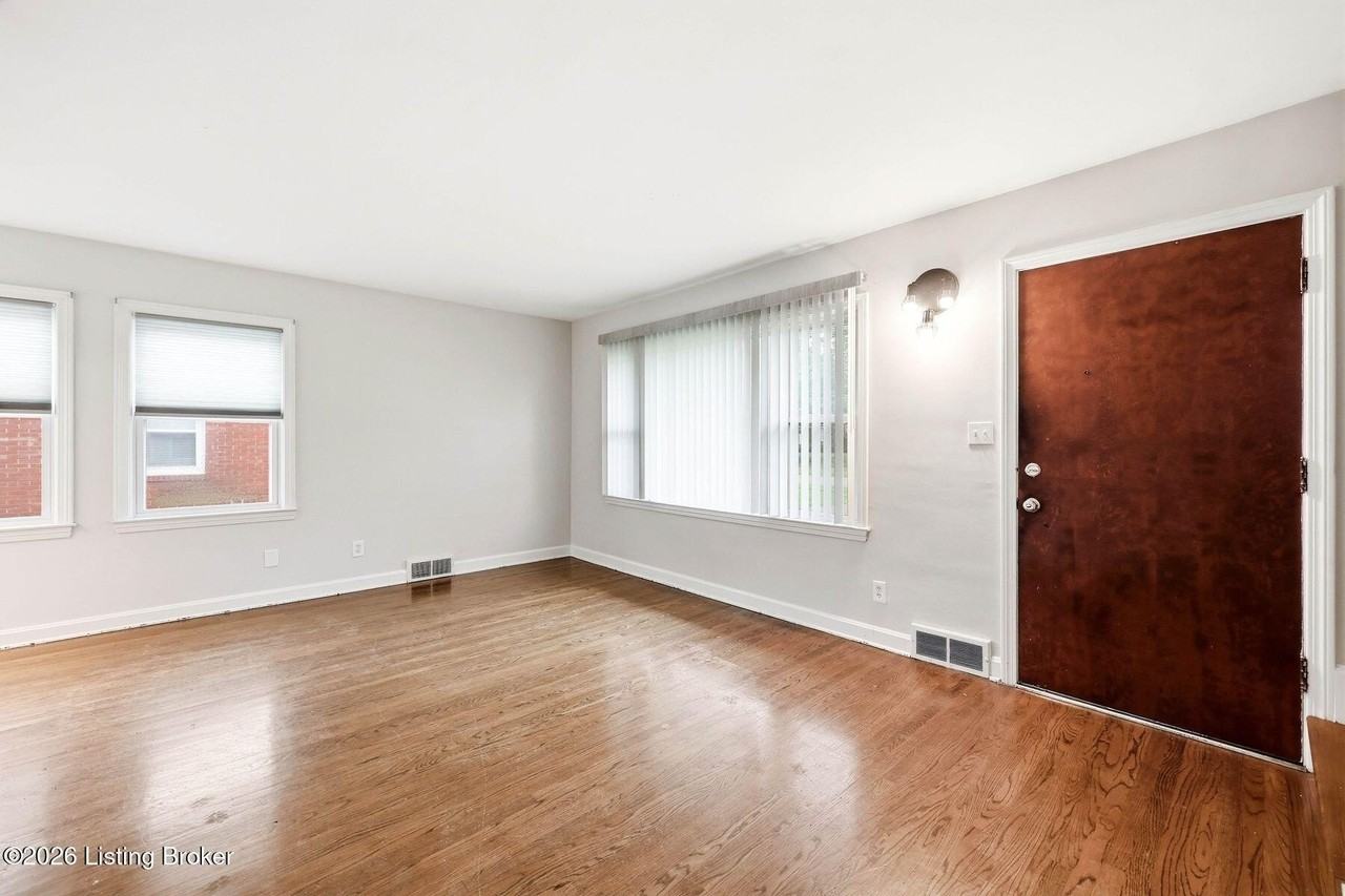 2910 Yorkshire Blvd - Photo 4 of 43