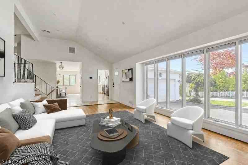 32 Brantwood Pl - Photo 4 of 41