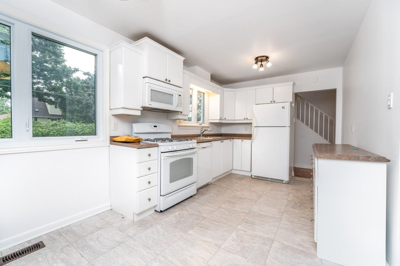 939 Weston Drive - Photo 2 of 20