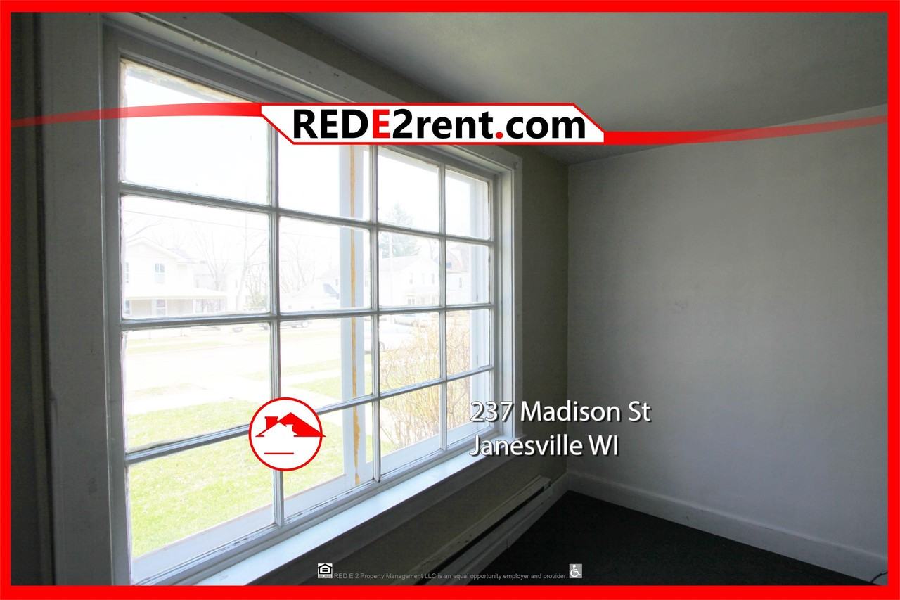 237 Madison St #1 - Photo 3 of 8