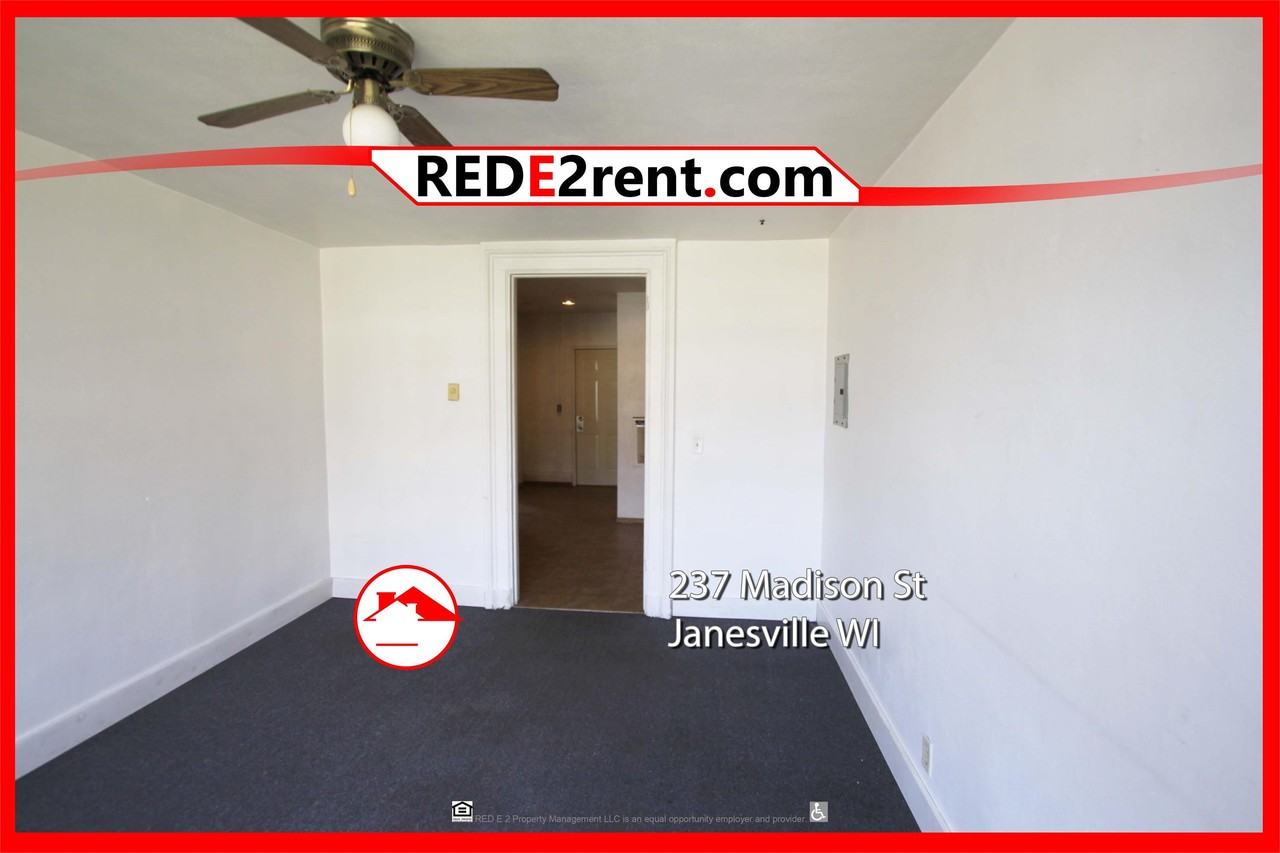 237 Madison St #1 - Photo 4 of 8