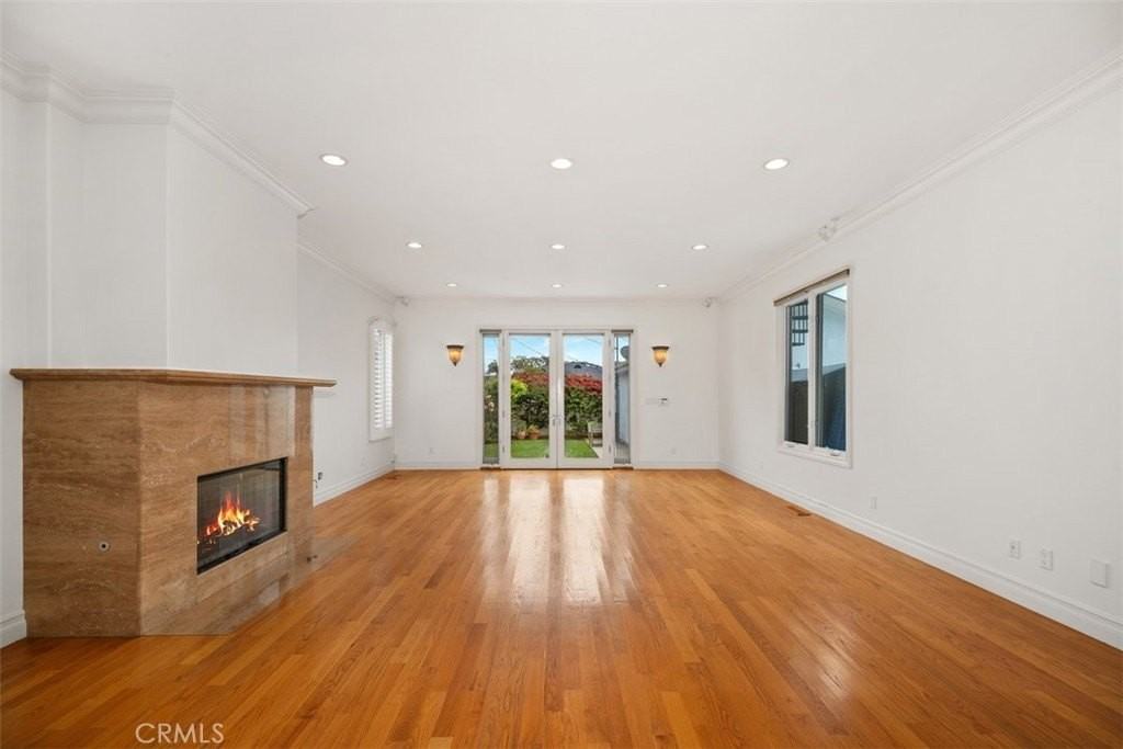 7822 Truxton Ave - Photo 7 of 34